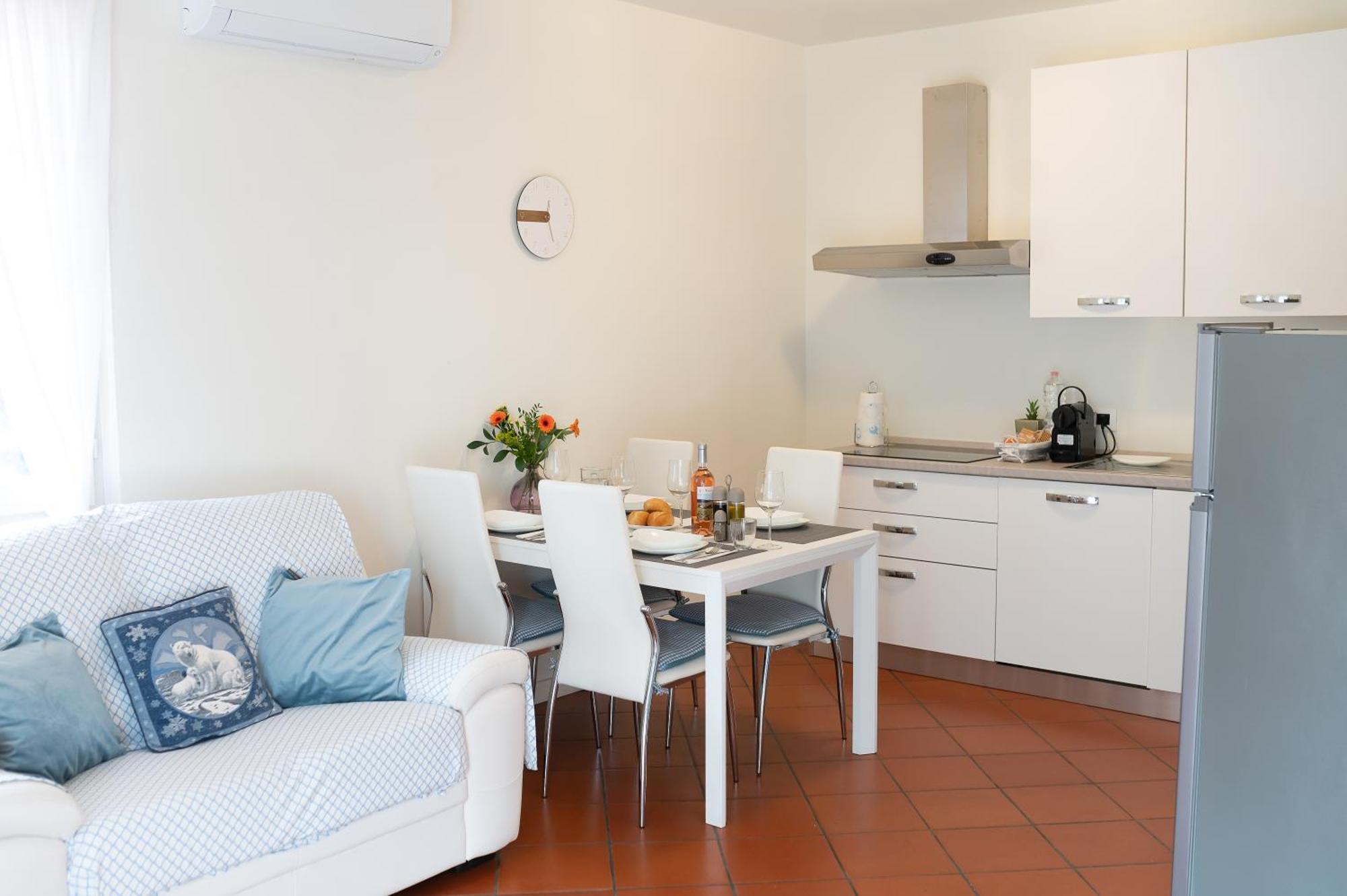 Canevon Suite Apartment Бардолино Экстерьер фото