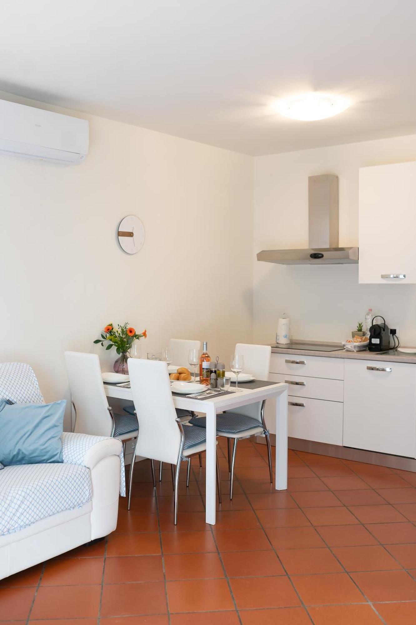 Canevon Suite Apartment Бардолино Экстерьер фото