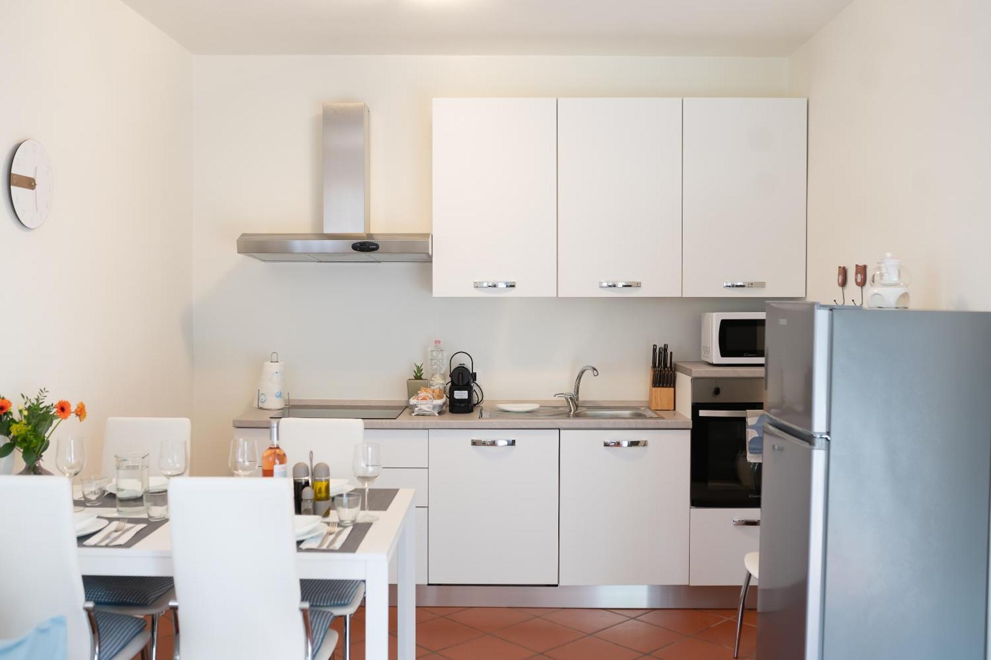 Canevon Suite Apartment Бардолино Экстерьер фото
